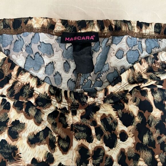 Mascara leggings in a size medium. - Picture 3 of 5